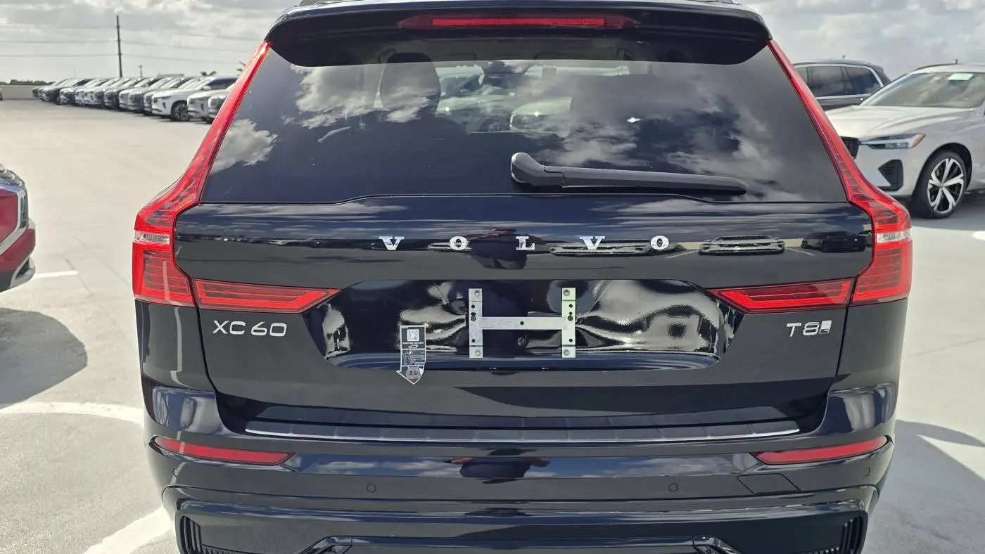 2025 Volvo XC60 YV4H60RC9S1044328