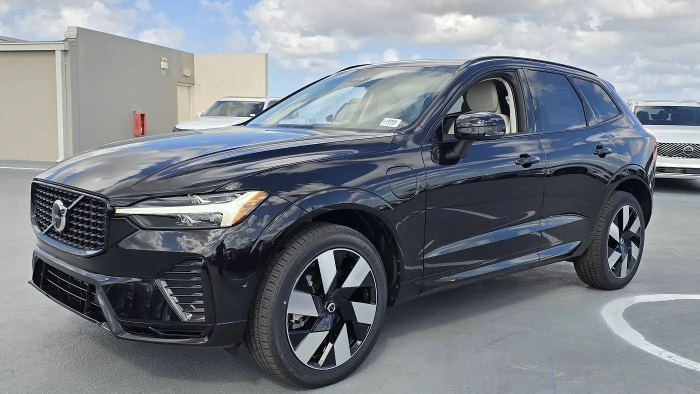 2025 Volvo XC60 YV4H60RC9S1044328
