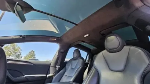 2022 Tesla Model X - Images - 3