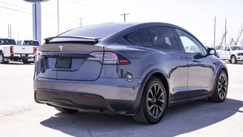 2022 Tesla Model X 7SAXCBE52NF360811