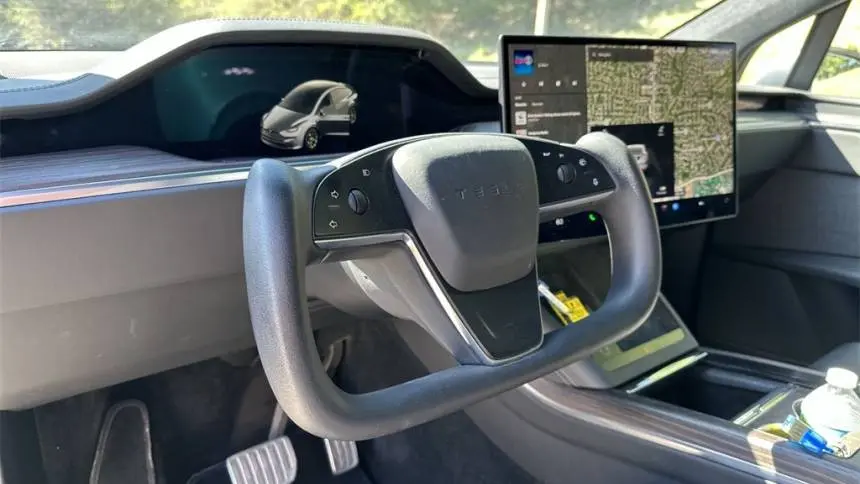 2023 Tesla Model X 7SAXCDE52PF370589