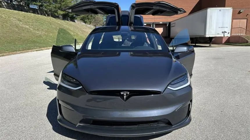 2023 Tesla Model X 7SAXCDE52PF370589