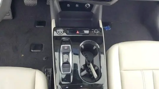 2025 Audi Q6 e-tron WA112BGF0SA025086