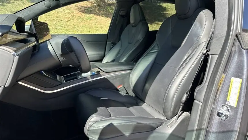 2023 Tesla Model X 7SAXCDE52PF370589