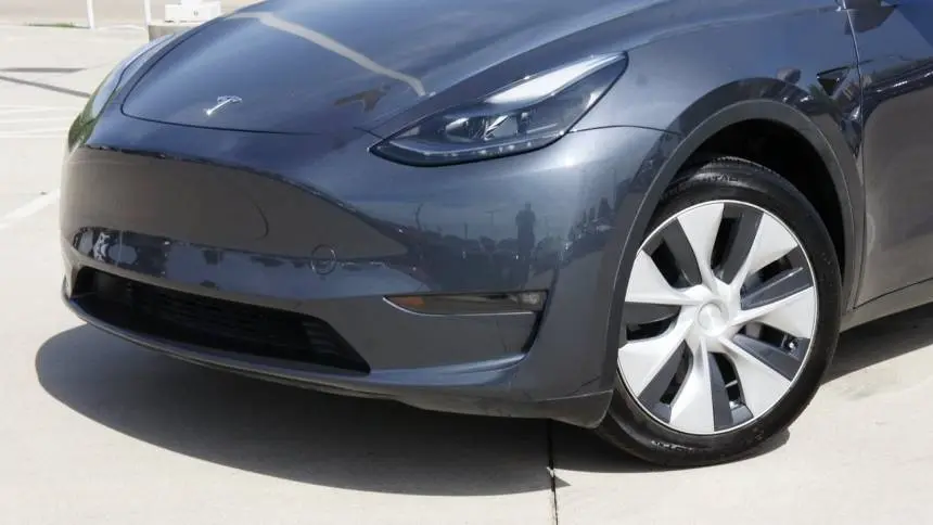 2023 Tesla Model Y 7SAYGAEE6PF839657
