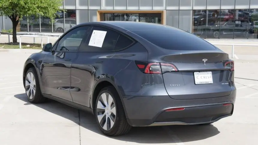 2023 Tesla Model Y 7SAYGAEE6PF839657