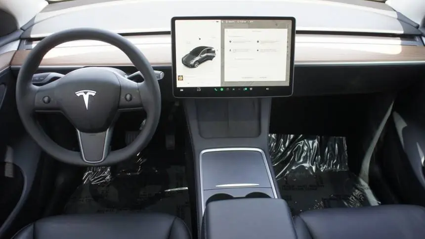 2023 Tesla Model Y 7SAYGAEE6PF839657