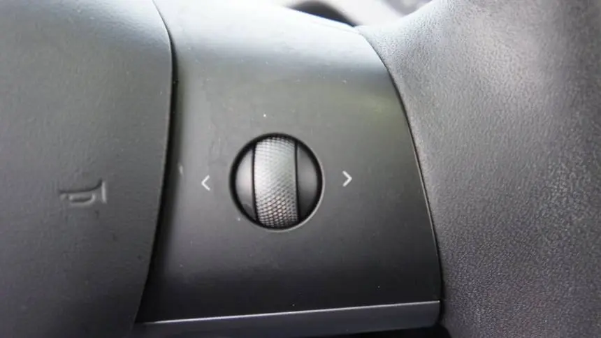 2023 Tesla Model Y 7SAYGAEE6PF839657
