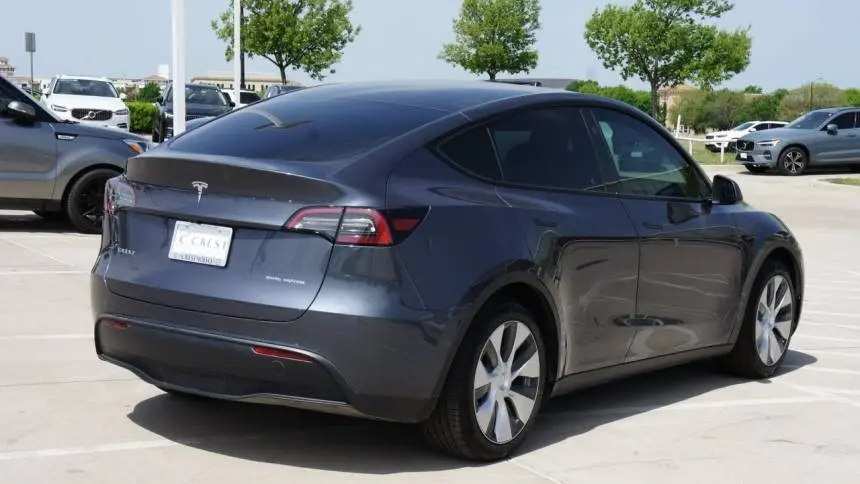 2023 Tesla Model Y 7SAYGAEE6PF839657