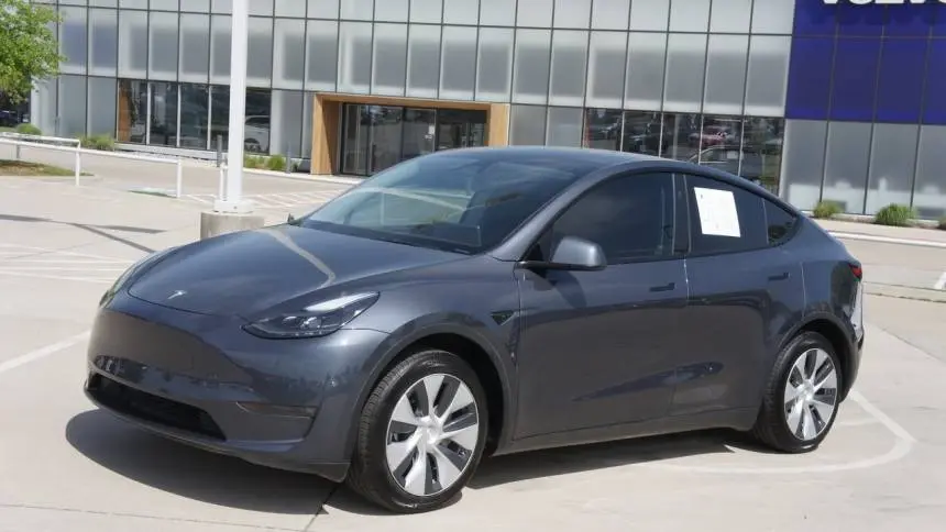 2023 Tesla Model Y 7SAYGAEE6PF839657