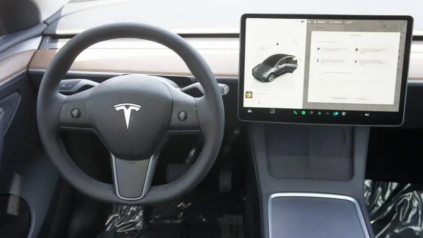 2023 Tesla Model Y 7SAYGAEE6PF839657