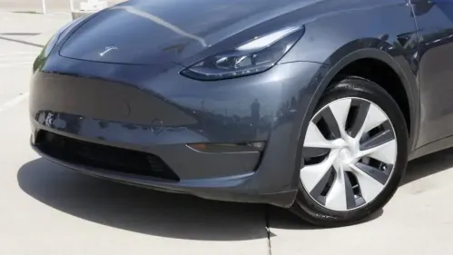 2023 Tesla Model Y 7SAYGAEE6PF839657