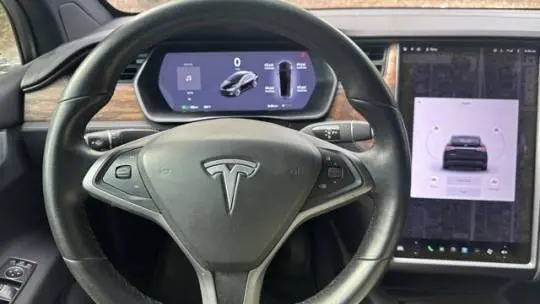 2018 Tesla Model X 5YJXCDE29JF141174