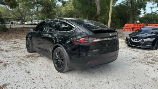 2018 Tesla Model X 5YJXCDE29JF141174
