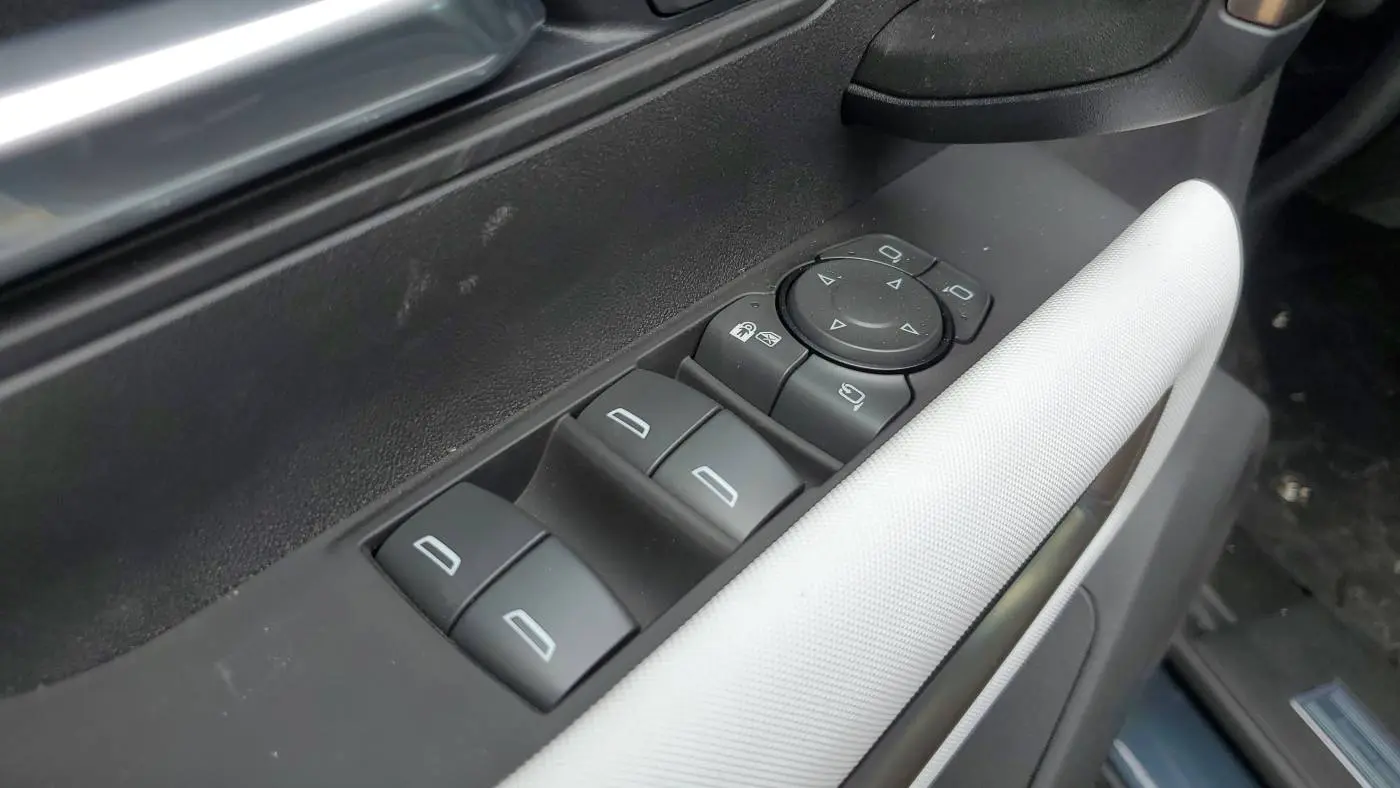 2025 GMC HUMMER EV SUV 1GKT0NDE0SU114998