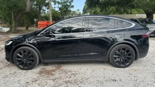 2018 Tesla Model X 5YJXCDE29JF141174