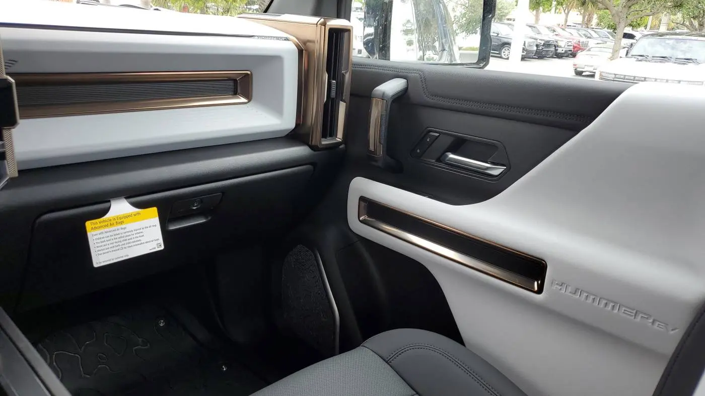 2025 GMC HUMMER EV SUV 1GKT0NDE0SU114998