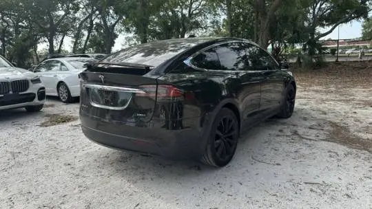 2018 Tesla Model X 5YJXCDE29JF141174