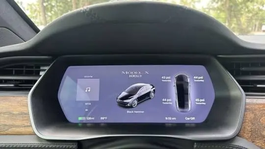2018 Tesla Model X 5YJXCDE29JF141174