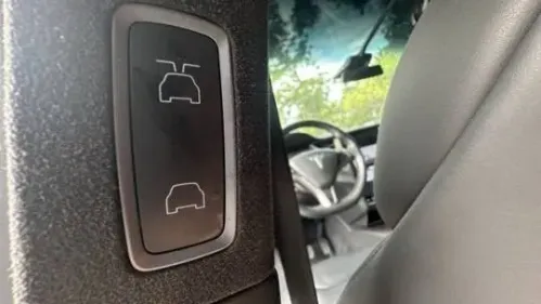 2018 Tesla Model X 5YJXCDE29JF141174