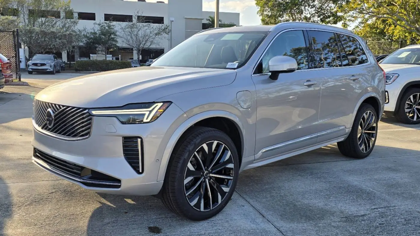 2025 Volvo XC90 YV4H60PB0S1377530