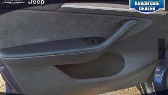 2024 Tesla Model Y 7SAYGDEE0RA270452
