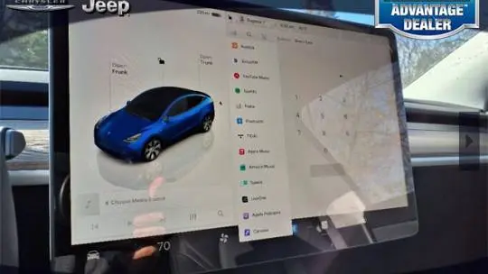 2024 Tesla Model Y 7SAYGDEE0RA270452