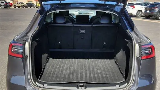 2023 Tesla Model Y 7SAYGDED3PF960610