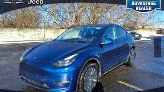 2024 Tesla Model Y 7SAYGDEE0RA270452