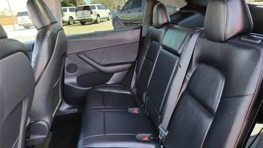 2023 Tesla Model Y 7SAYGDED3PF960610