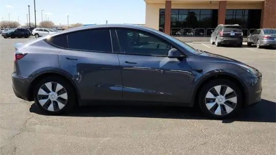 2023 Tesla Model Y 7SAYGDED3PF960610
