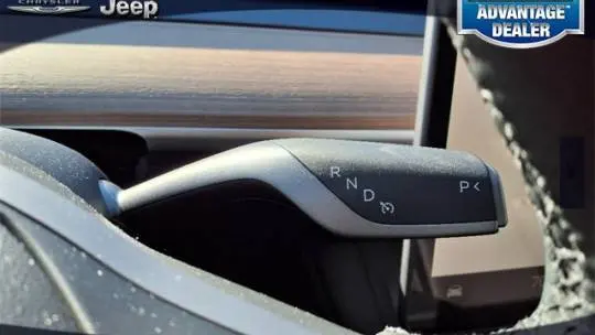 2024 Tesla Model Y 7SAYGDEE0RA270452