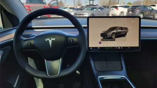 2023 Tesla Model Y 7SAYGDED3PF960610