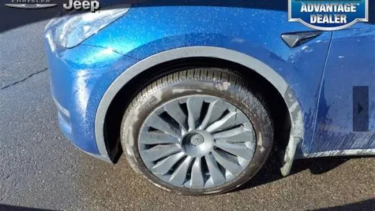 2024 Tesla Model Y 7SAYGDEE0RA270452
