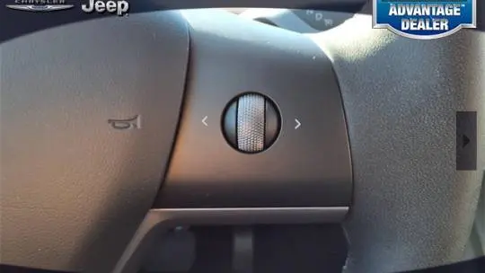 2024 Tesla Model Y 7SAYGDEE0RA270452