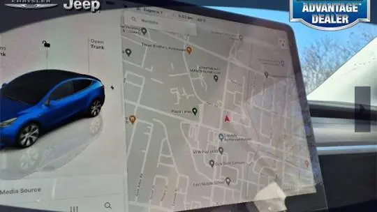 2024 Tesla Model Y 7SAYGDEE0RA270452