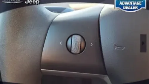 2024 Tesla Model Y 7SAYGDEE0RA270452