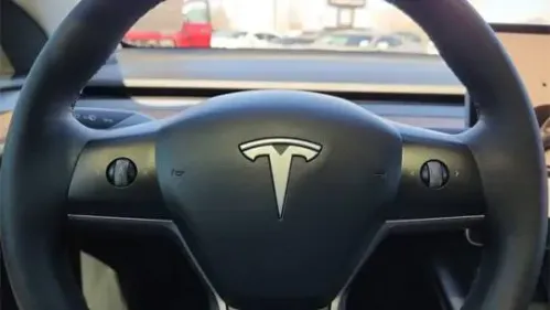 2023 Tesla Model Y 7SAYGDED3PF960610