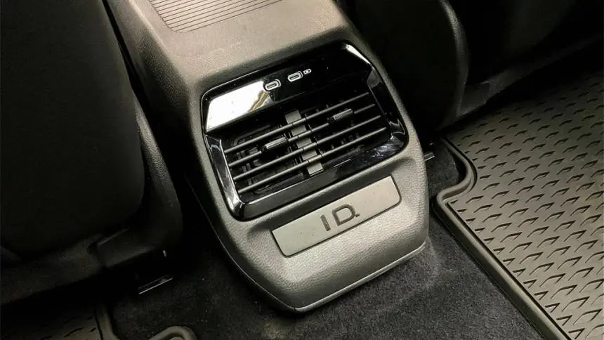 2021 Volkswagen ID.4 WVGTMPE28MP055664