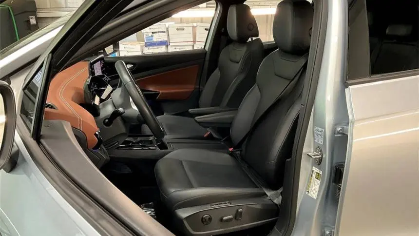 2021 Volkswagen ID.4 WVGTMPE28MP055664