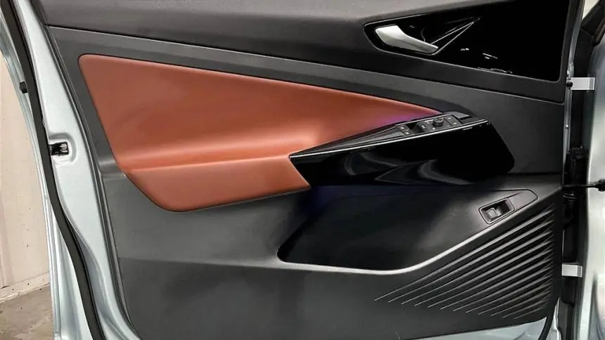 2021 Volkswagen ID.4 WVGTMPE28MP055664