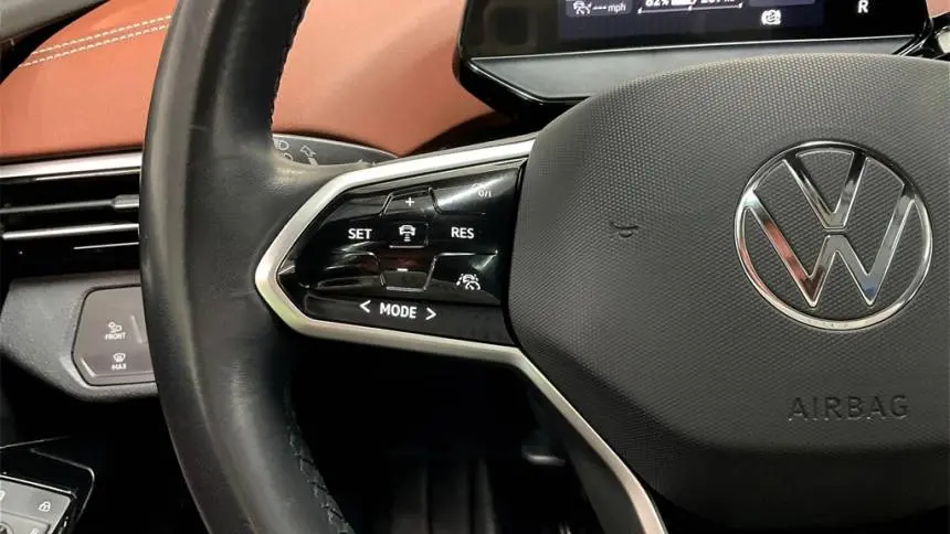 2021 Volkswagen ID.4 WVGTMPE28MP055664
