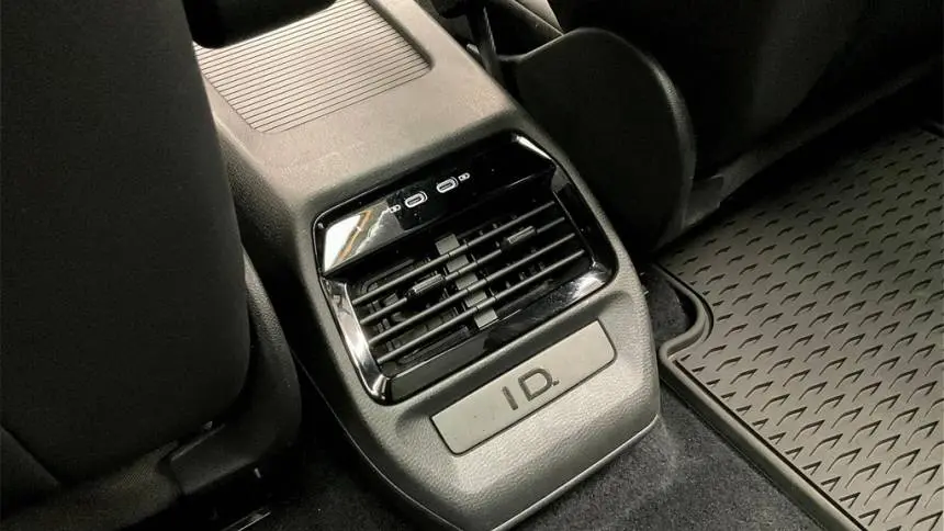 2021 Volkswagen ID.4 WVGTMPE28MP055664