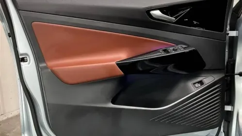 2021 Volkswagen ID.4 WVGTMPE28MP055664