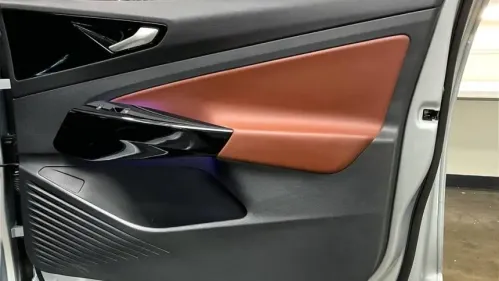 2021 Volkswagen ID.4 WVGTMPE28MP055664