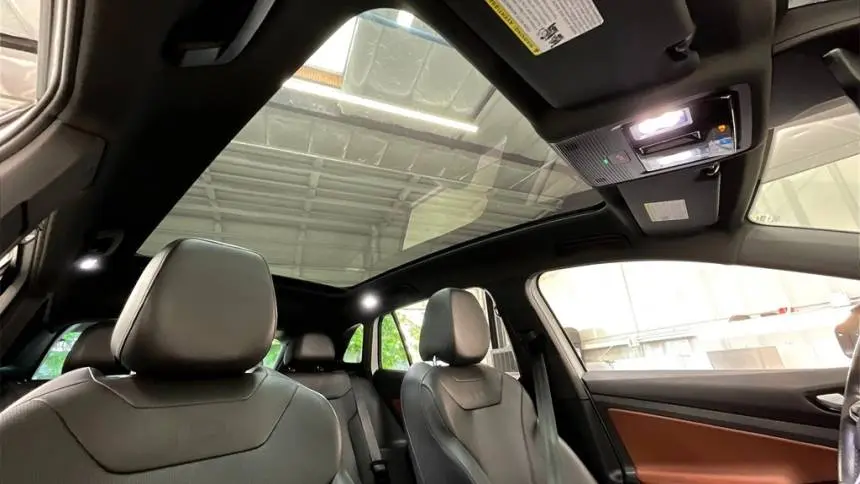 2021 Volkswagen ID.4 WVGTMPE24MP056147