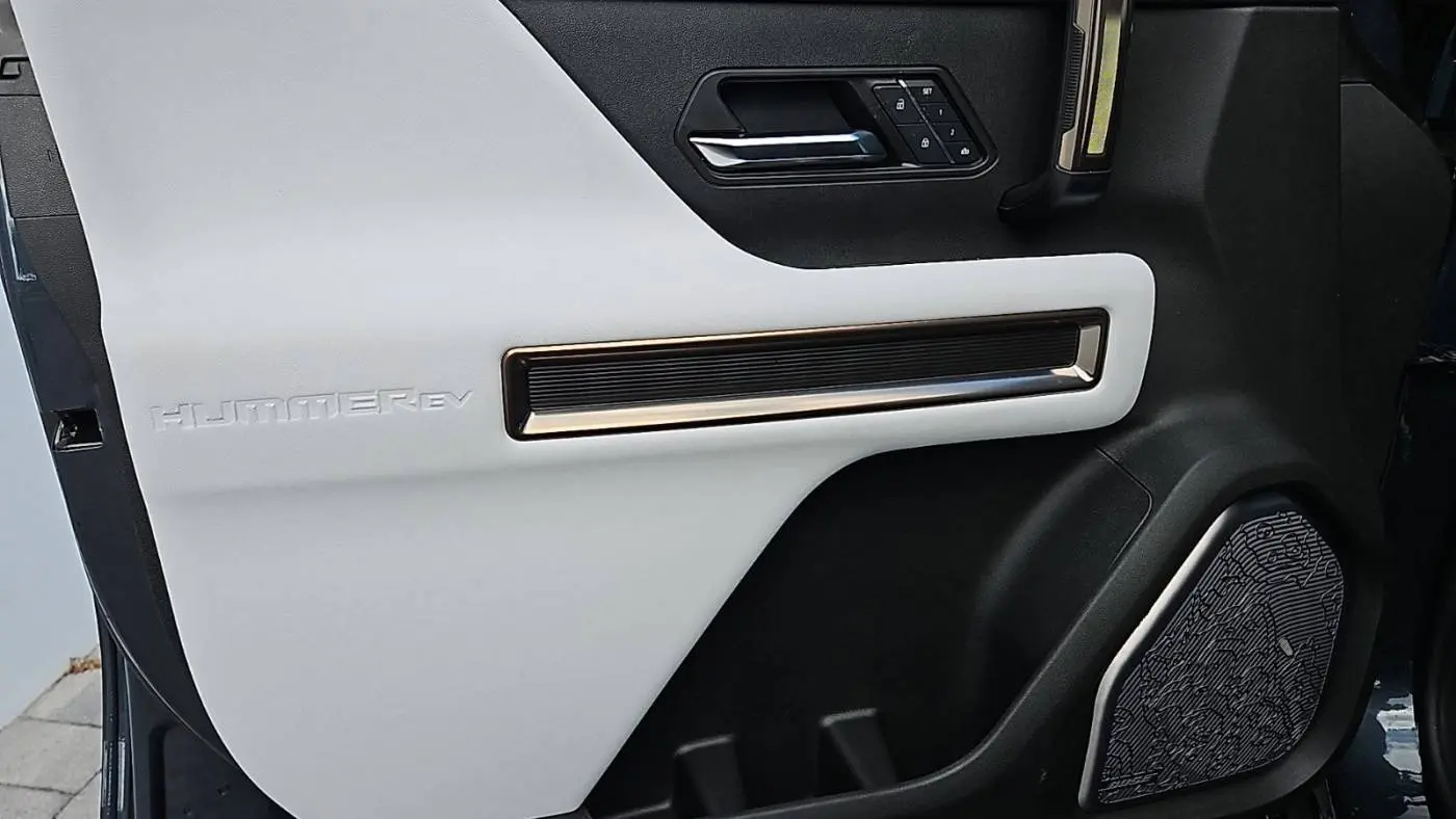 2025 GMC HUMMER EV SUV 1GKT0NDE0SU113768