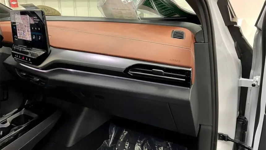 2021 Volkswagen ID.4 WVGTMPE24MP056147