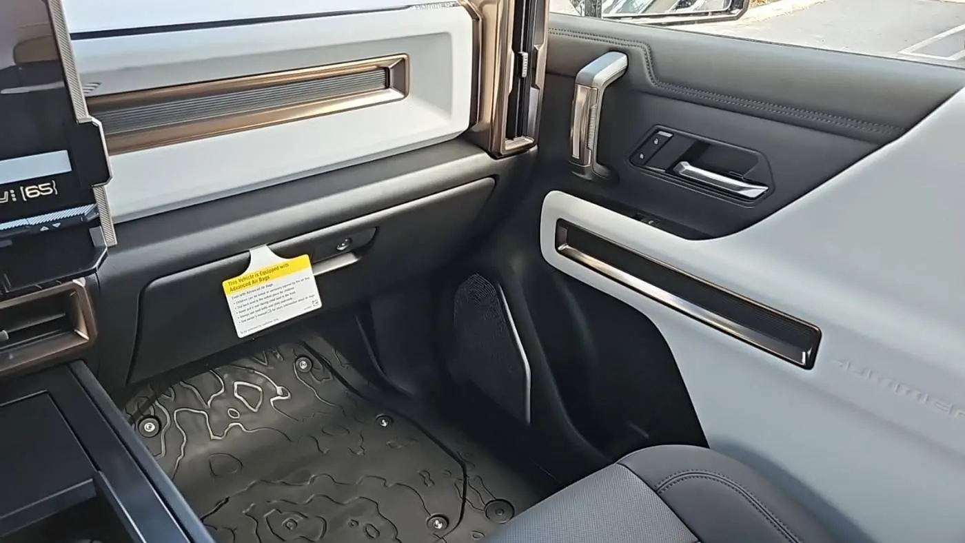 2025 GMC HUMMER EV SUV 1GKT0NDE0SU113768