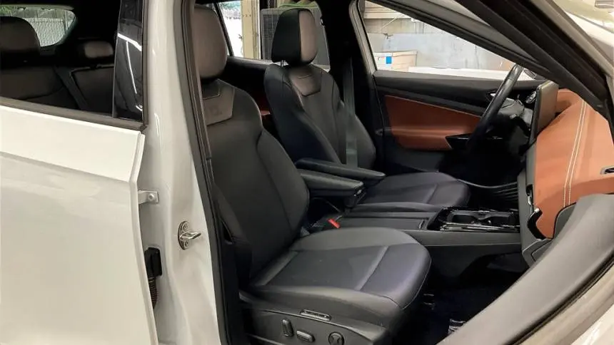2021 Volkswagen ID.4 WVGTMPE24MP056147